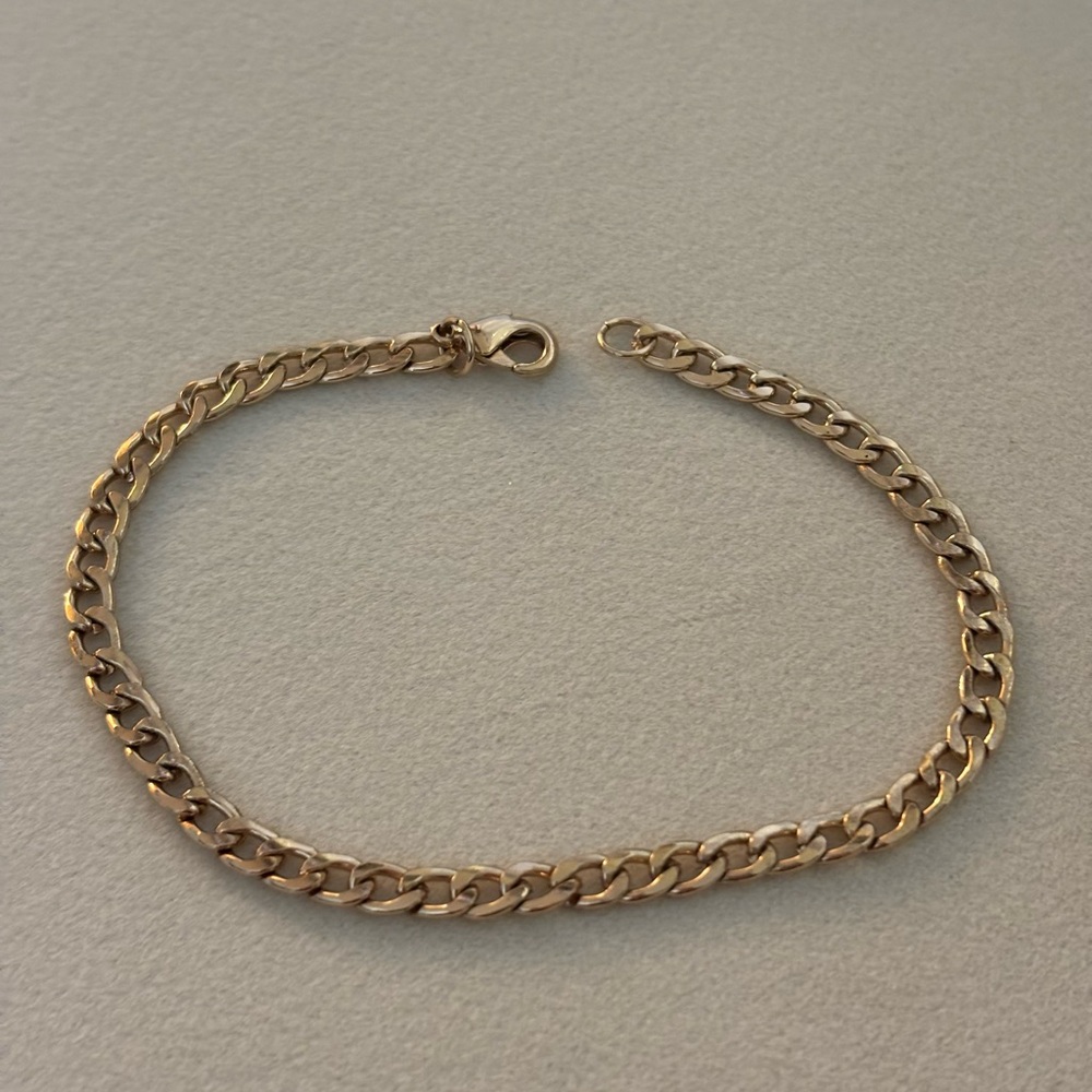 Elegant Gold Chain Necklace